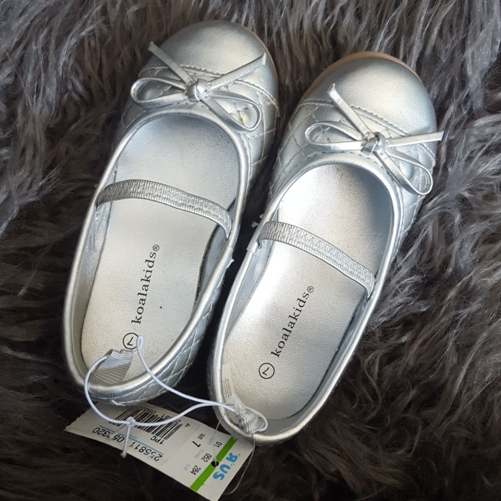 NWT Silver Ballet Flats